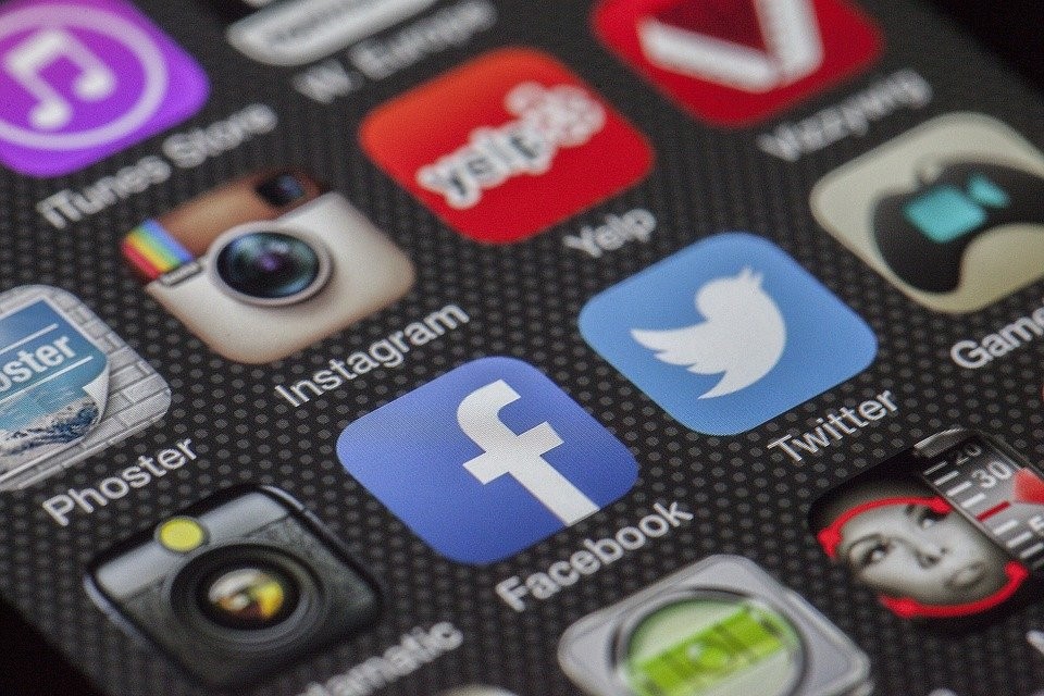 Sosiale medier spiller en betydelig rolle i det digitale.