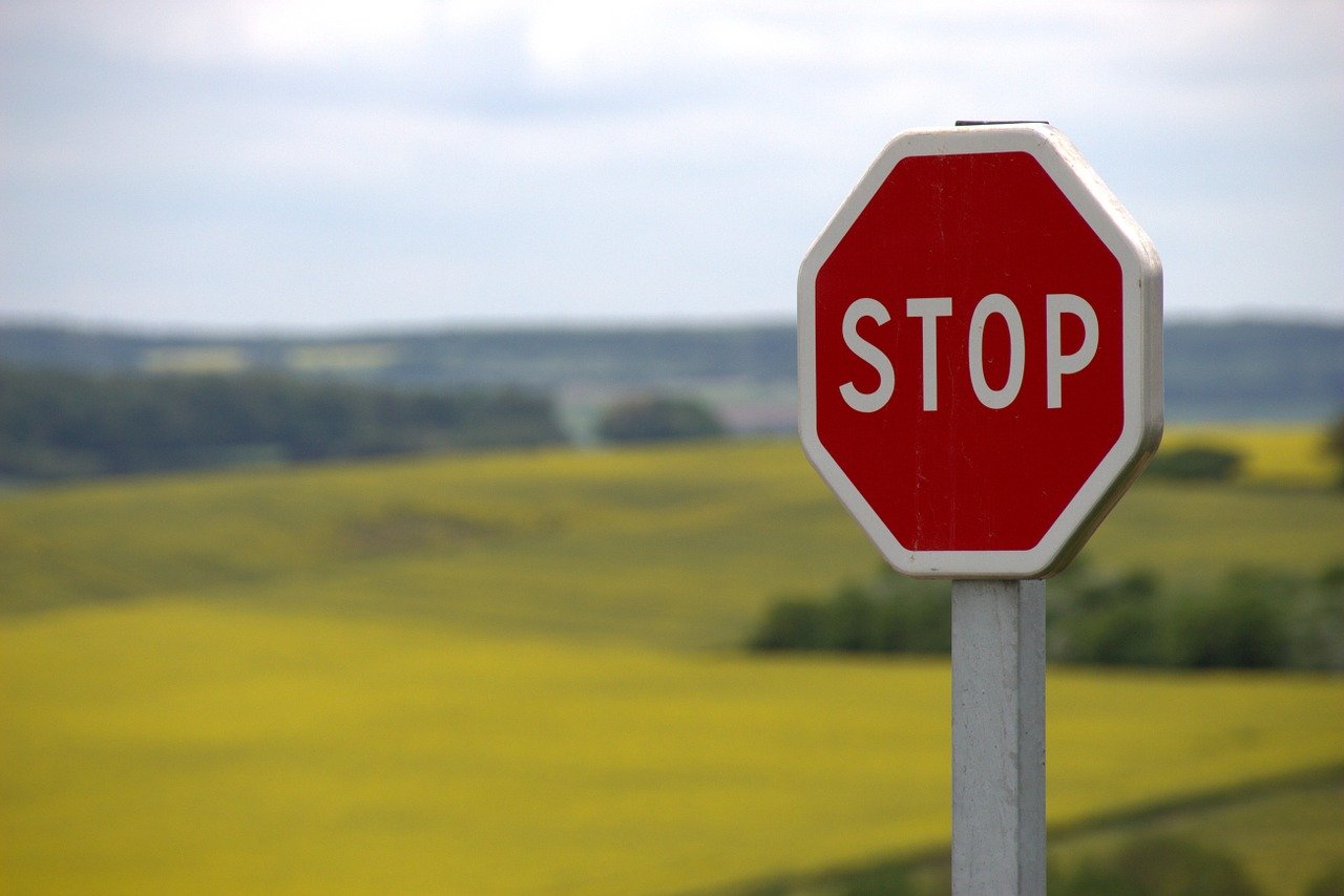 Stoppeffekt får deg til å stoppe ved tydelige tegn.